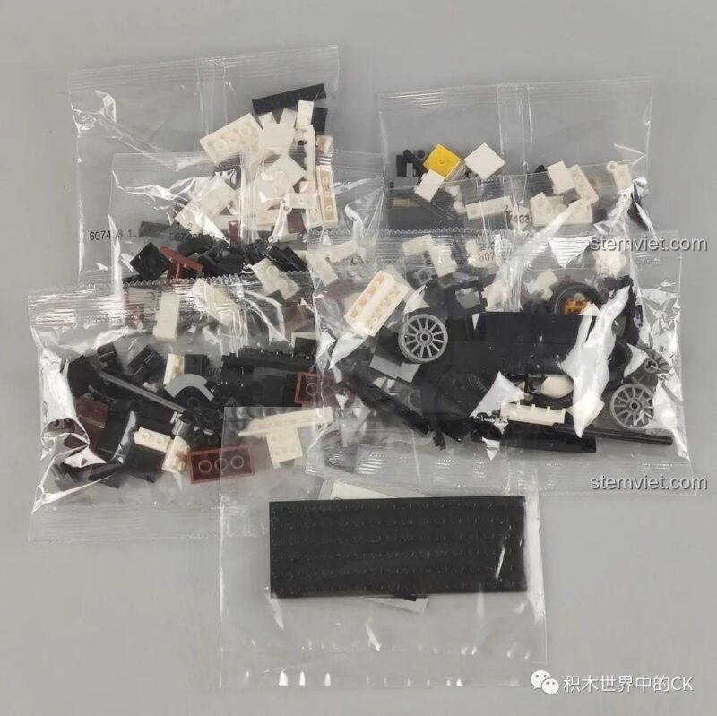 Góc nghiêng của bộ lắp ghép SEMBO 607403, thể hiện đường nét tinh xảo của xe cổ điển, phù hợp cho bé trai 6 tuổi yêu thích xe hơi.