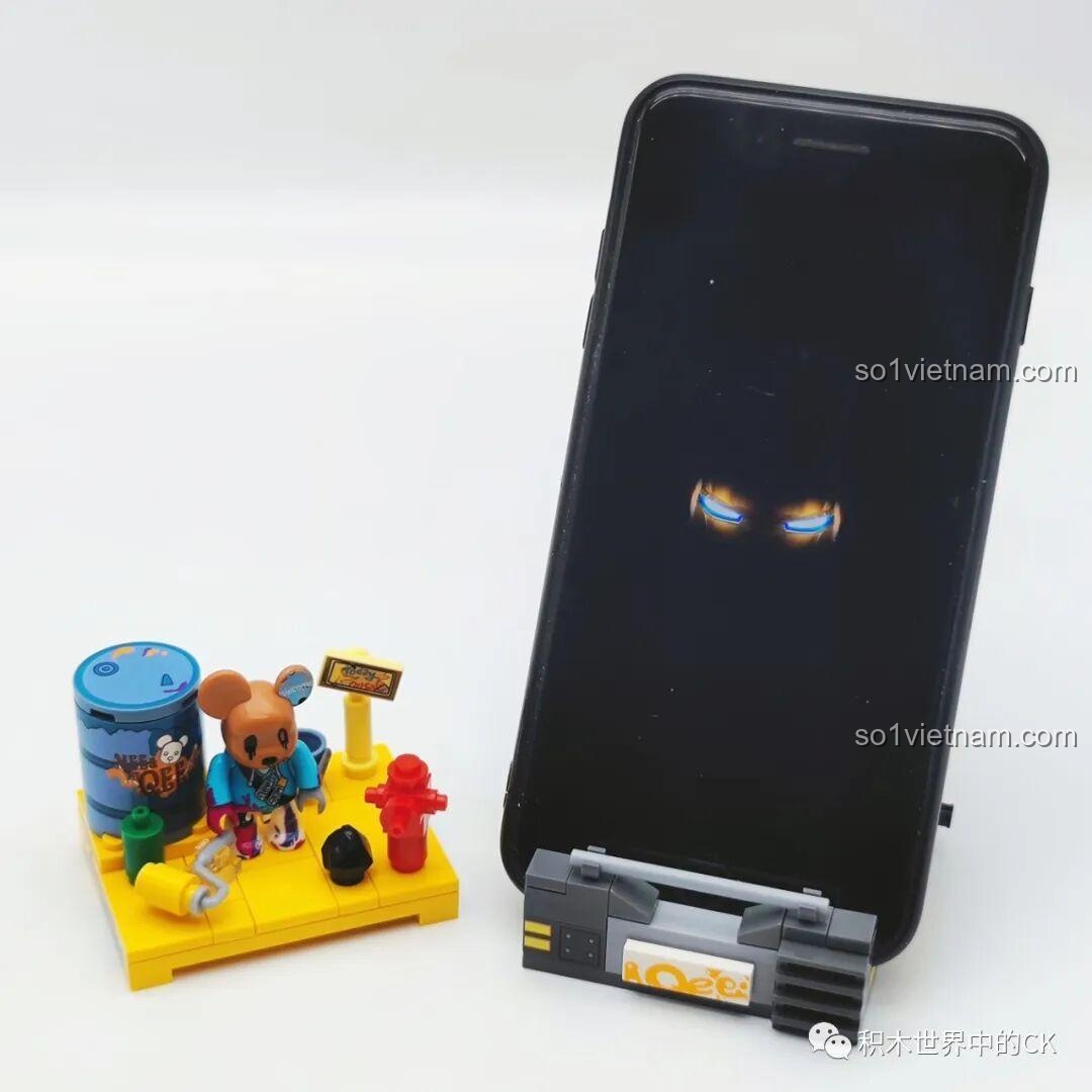 SEMBO 612007 Gấu Vẽ Graffiti trưng bày cùng điện thoại