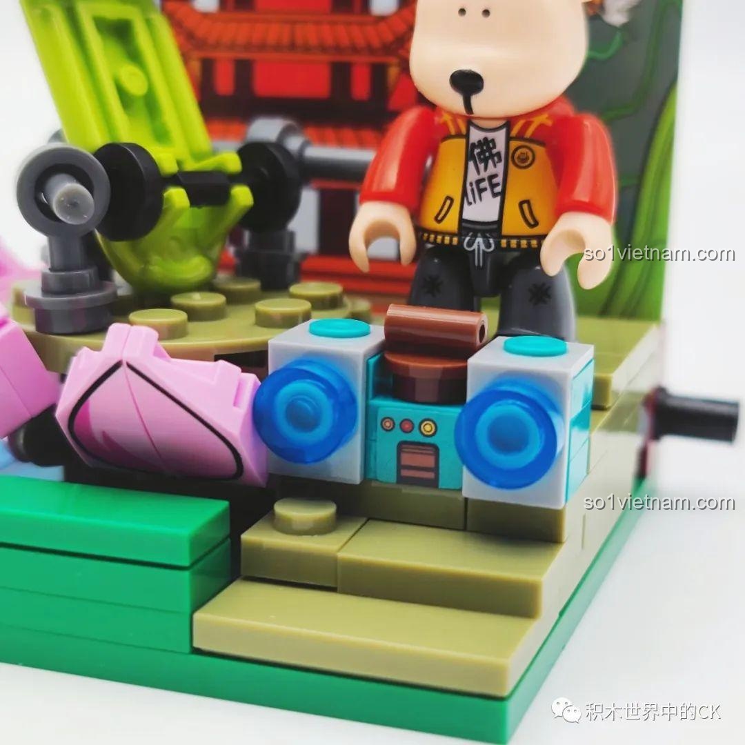 Cận cảnh chú Gấu Punk