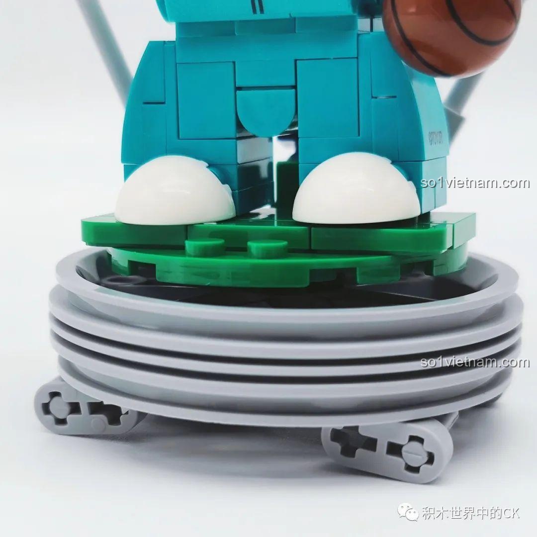 Mô hình SEMBO 612012 Phi hành gia vũ trụ đã hoàn thiện nhìn từ bên