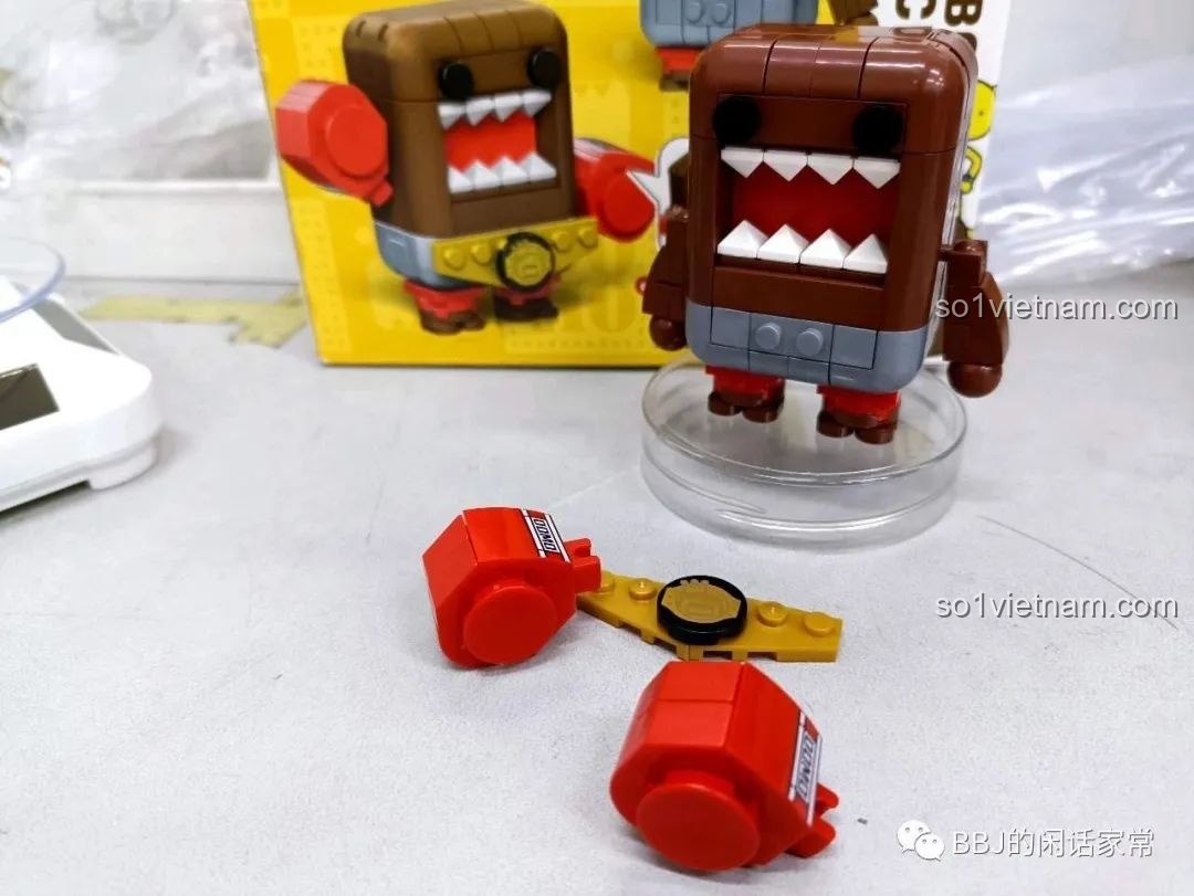 Mô hình Domo-Kun Quyền Vương đã hoàn thiện với găng tay boxing