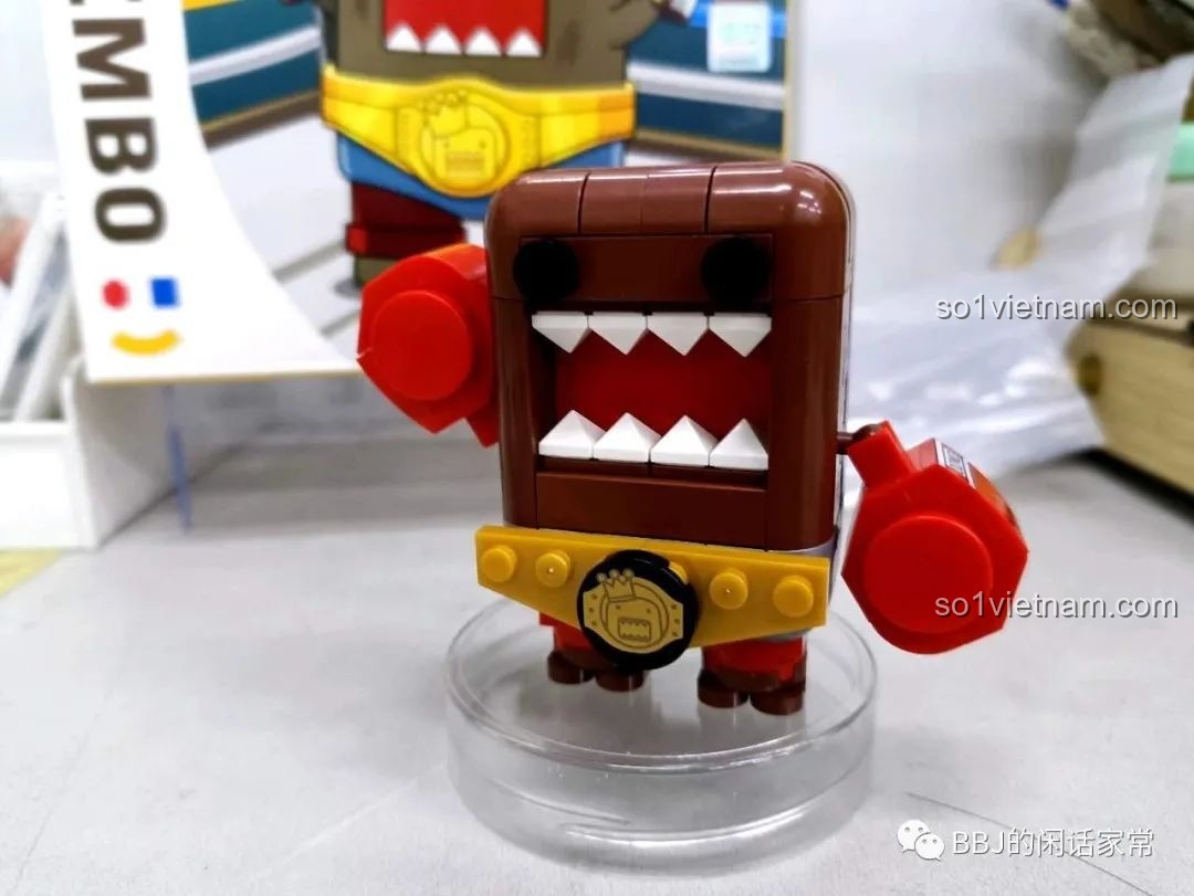 Mô hình Domo-Kun Quyền Vương đã hoàn thiện với găng tay boxing