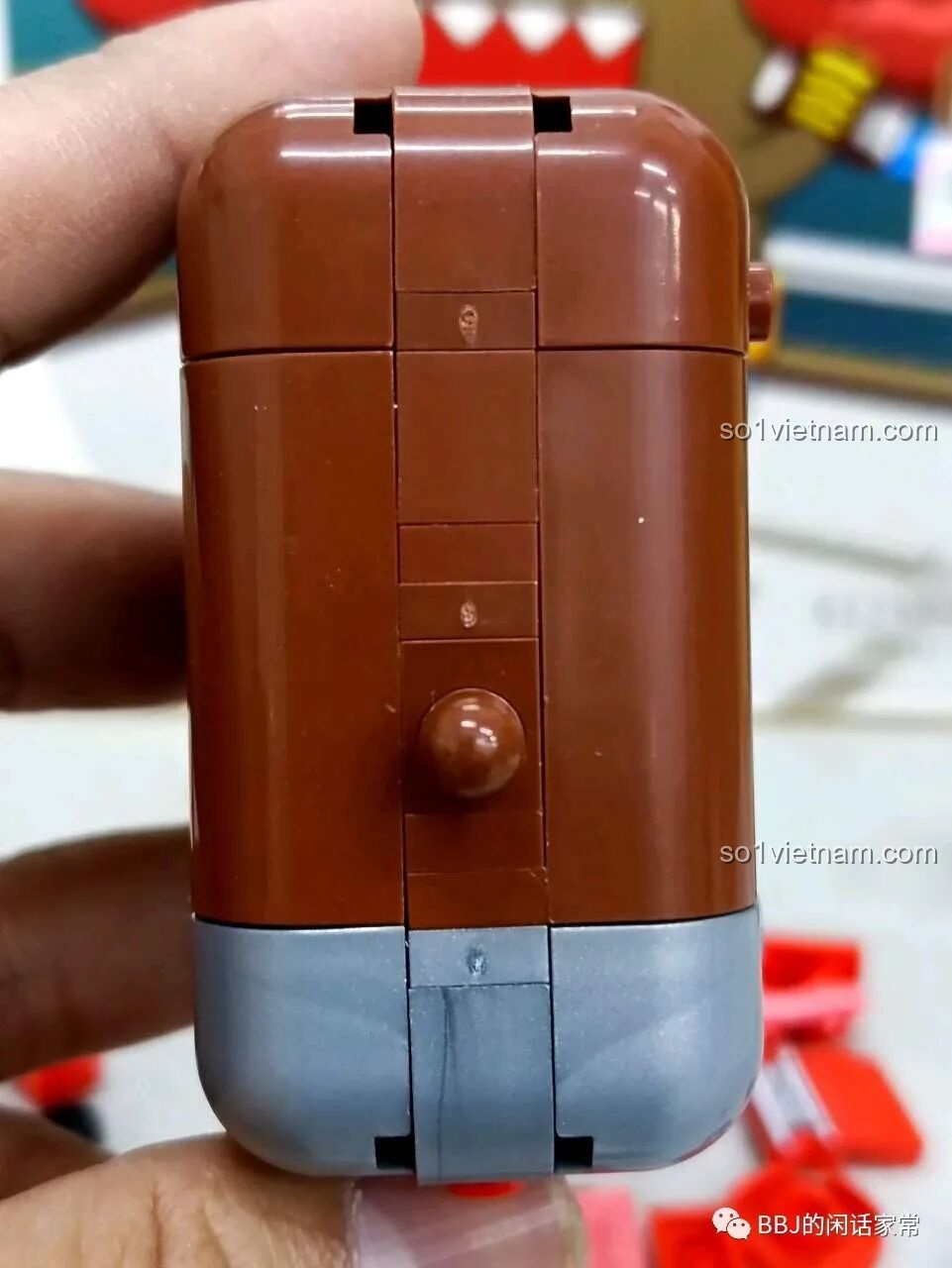 Cận cảnh quá trình lắp ráp phần thân sau của Domo-Kun Quyền Vương