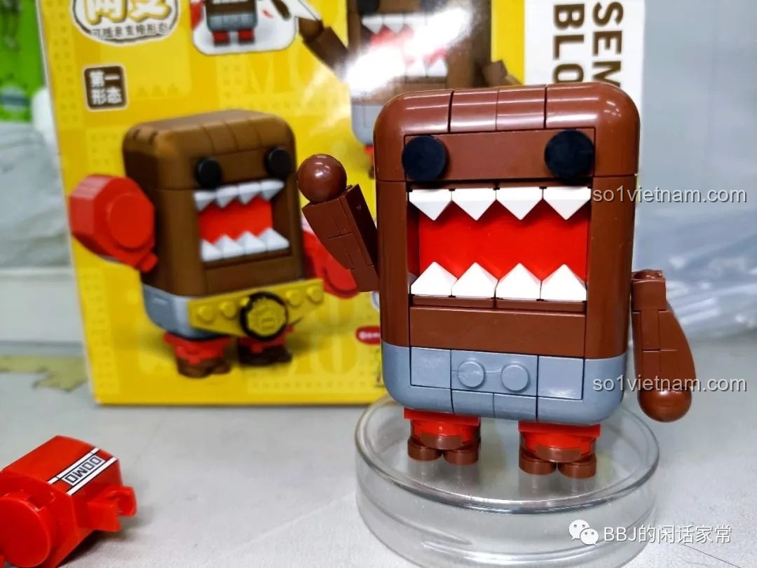 Cận cảnh quá trình lắp ráp phần thân của Domo-Kun Quyền Vương