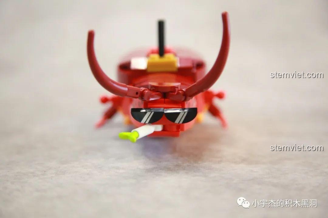 Bộ xếp hình 102 Tôm Hùm Lẩu Cay SEMBO, đồ chơi mô hình Tôm Hùm Lẩu với thiết kế hài hước, phù hợp cho bé trai và bé gái.