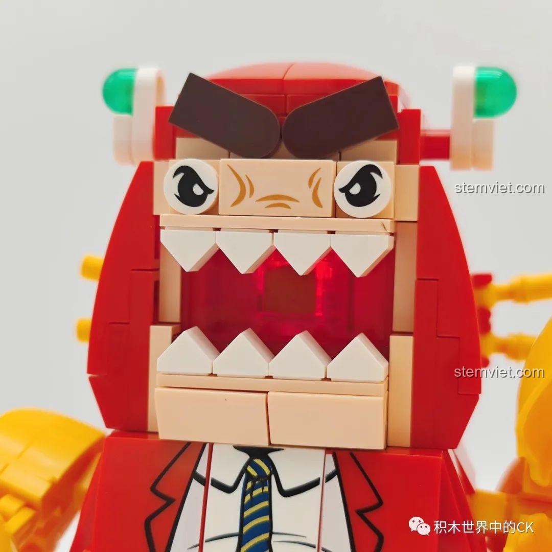 Mô hình Sếp Cua SEMBO 613104 từ góc nghiêng, thể hiện núm xoay điều khiển càng.