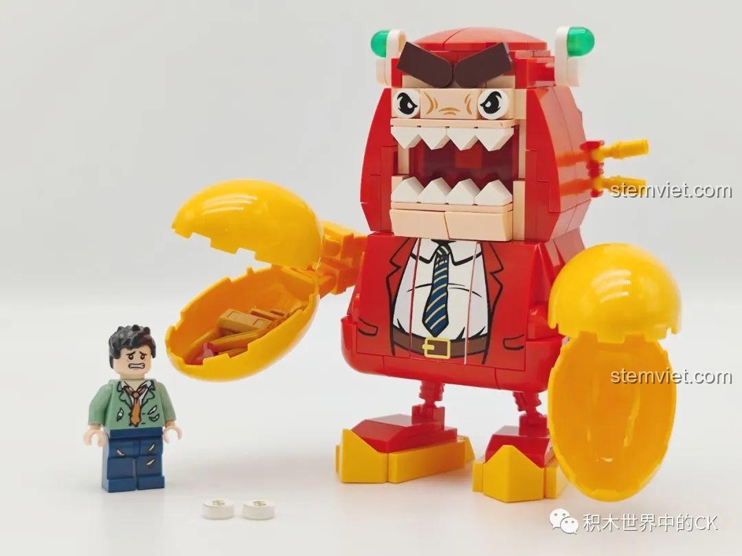 Các túi mảnh ghép của bộ lắp ghép Sếp Cua SEMBO 613104, sẵn sàng cho bé trai 6 tuổi khám phá.