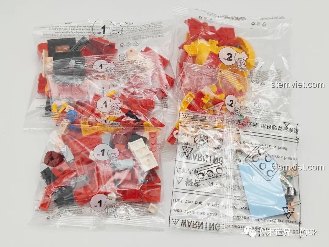 Các hộp đồ chơi mô hình SEMBO Hài Cảnh Tinh Linh, với bộ lắp ghép Sếp Cua 613104 nổi bật.