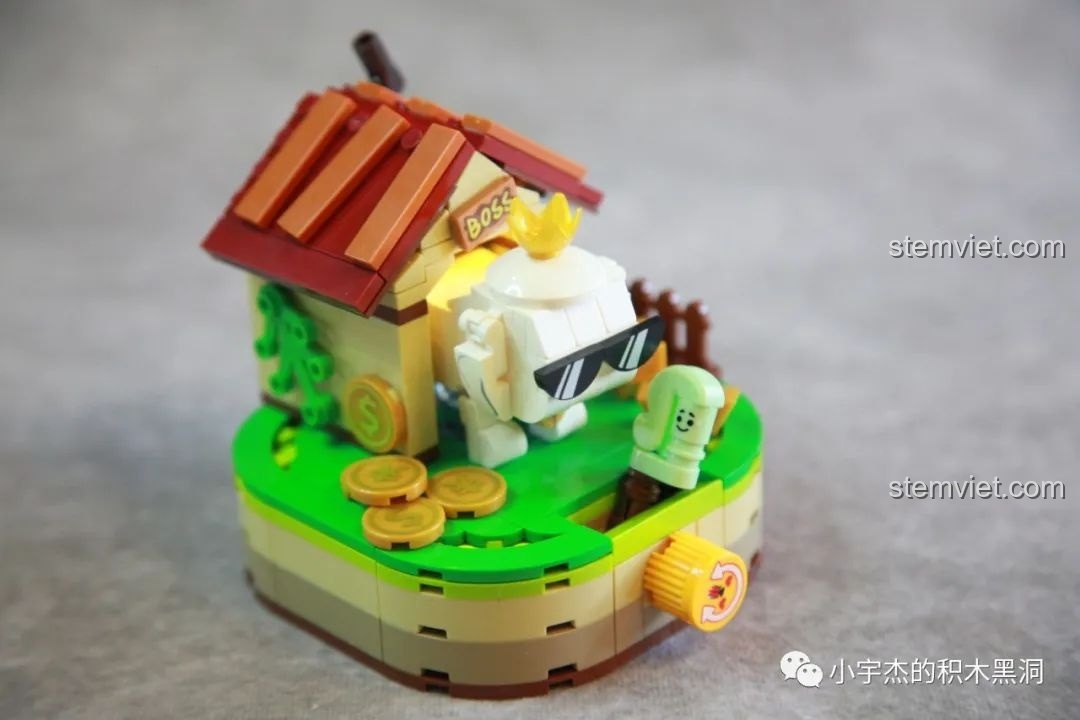 Mô hình SEMBO 613115 với đèn LED bên trong ngôi nhà được bật sáng, tạo không khí ấm cúng.