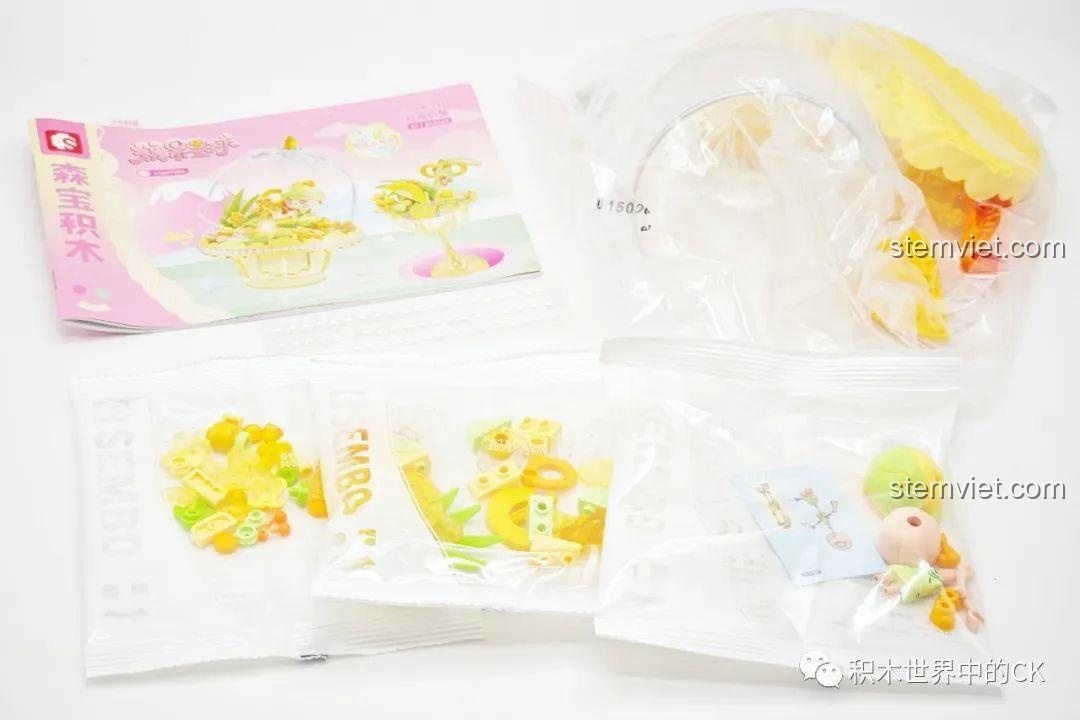 Quá trình lắp ráp bộ lắp ghép Đèn Bánh Pudding Xanh Mộng Mơ Sembo 615027, từng bước tạo nên mô hình đèn LED độc đáo cho bé gái 6 tuổi.