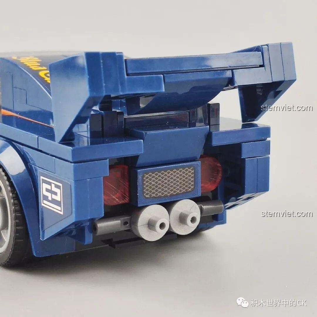 Góc 3/4 của mô hình xe đua SEMBO 63 Mô hình xe đua Ferrari BB512 Le Mans, thể hiện vẻ đẹp tổng thể.