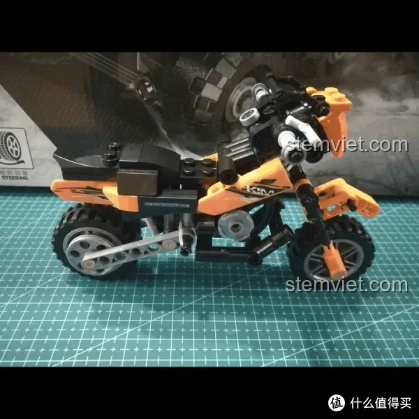 Các chi tiết technic của bộ lắp ráp xe mô tô địa hình KTM SEMBO 701101 cho bé trai 6 tuổi, giá rẻ.