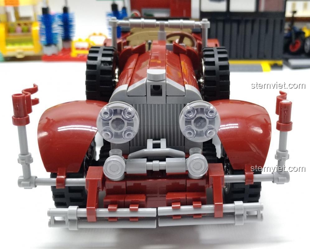 Mặt trước của Xe Mercedes-Benz 770K Sembo 701650, với cụm đèn pha và lưới tản nhiệt được tái hiện chân thực, đồ chơi mô hình chất lượng cao cho bé trai.