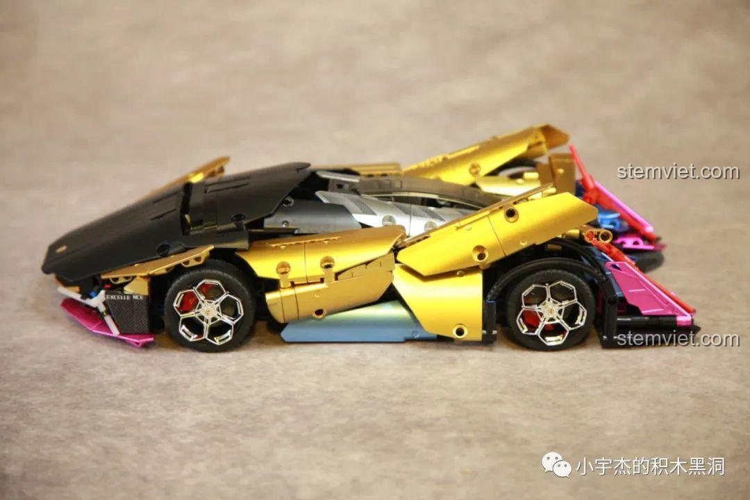 Góc nhìn 3/4 của mô hình xe đua tương lai SEMBO 701924 hoàn thiện, khoe trọn vẻ đẹp thiết kế.