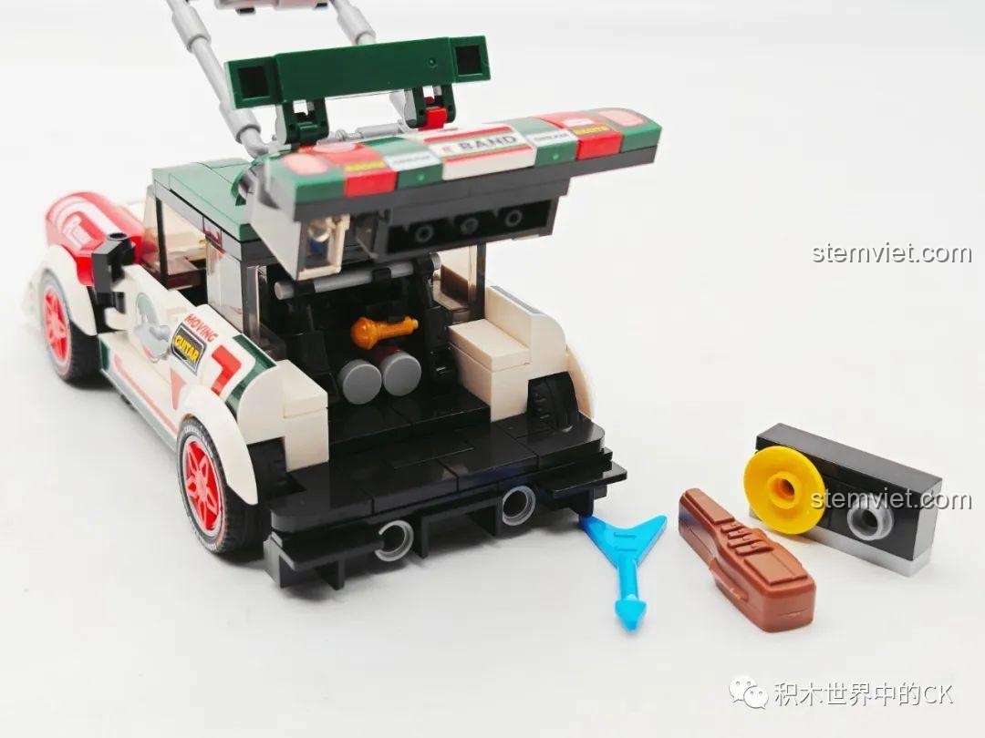 Cận cảnh không gian cốp xe của mô hình SEMBO 714012 Xe Đua Mini Carnival Band BK.8, cho thấy khả năng chứa đồ và chi tiết bên trong.