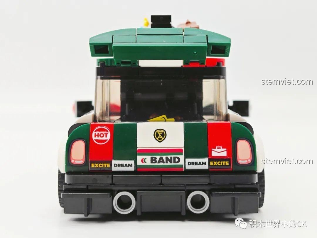 Cận cảnh đuôi xe của mô hình SEMBO 714012 Xe Đua Mini Carnival Band BK.8, tập trung vào chi tiết đèn hậu và ống xả kép, tăng vẻ thể thao.