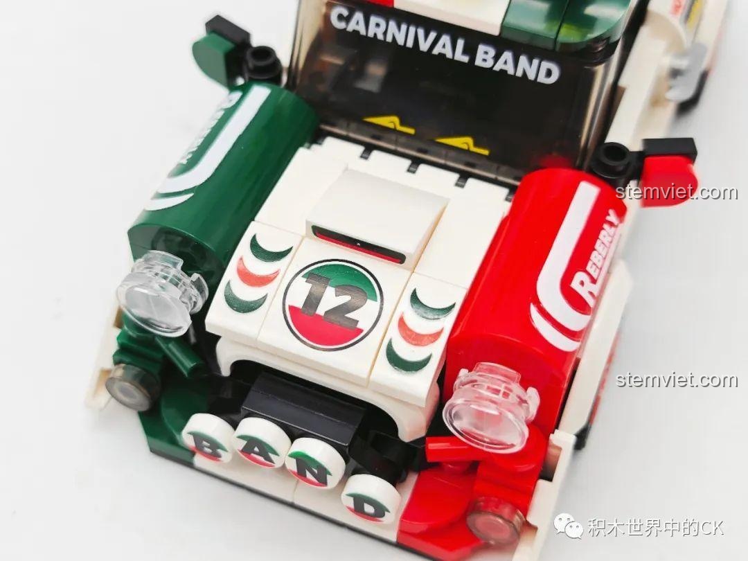 Mô hình xe đua SEMBO 714012 Xe Đua Mini Carnival Band BK.8 với nắp capo mở, hé lộ chi tiết động cơ bên trong, tăng tính chân thực và khám phá.