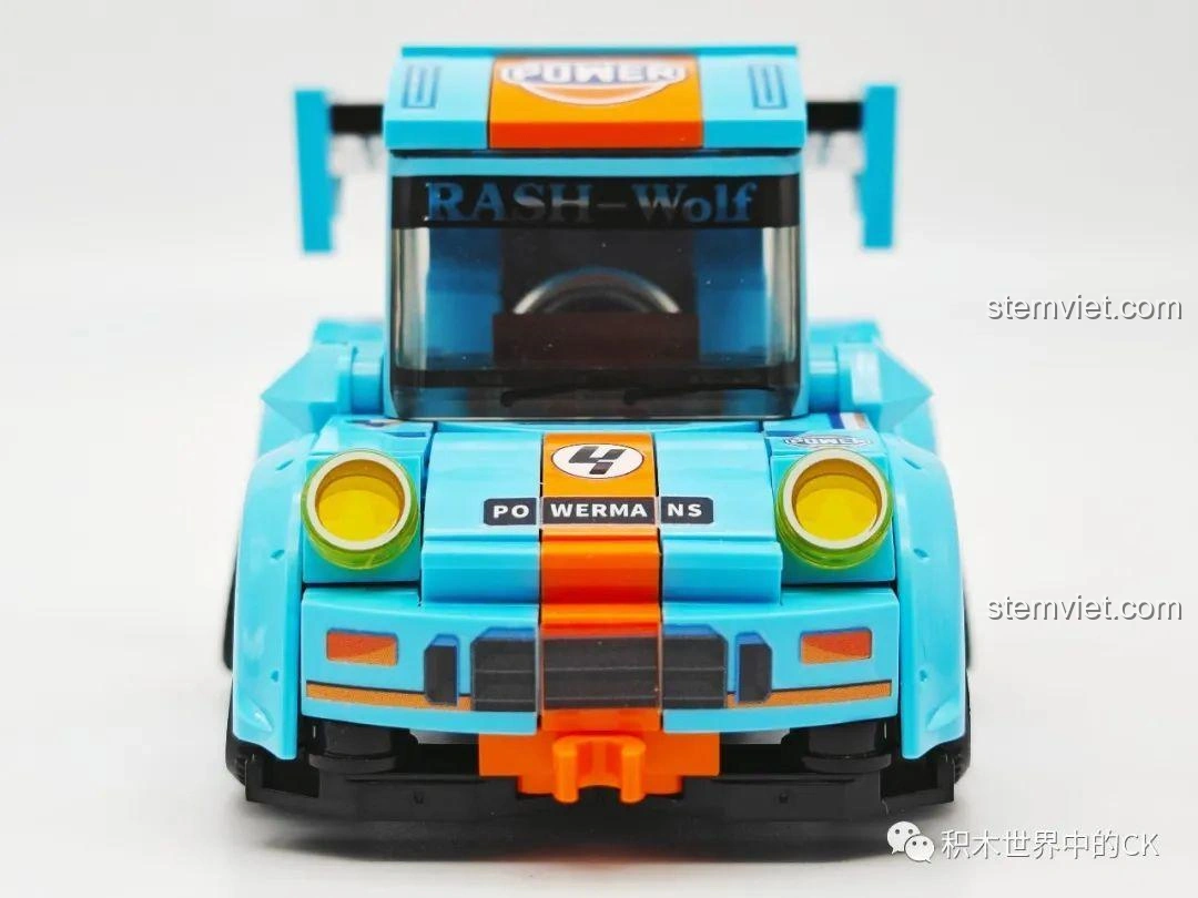 Góc nghiêng bên hông của xe đua Q-Style SEMBO 714502A màu xanh dương cam, hiển thị bánh xe đen.