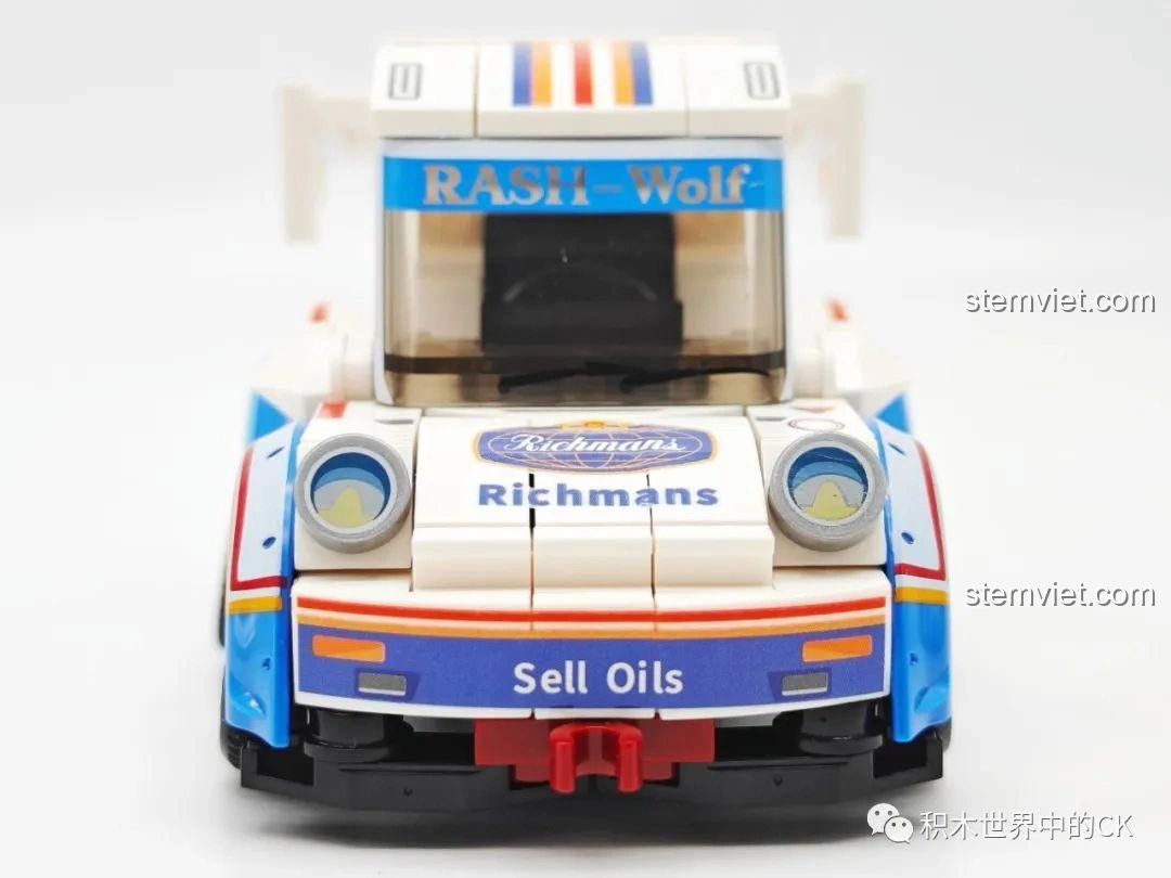 Góc nhìn trực diện của mô hình xe đua Q-Style SEMBO 714501A màu trắng xanh, thể hiện thiết kế cân đối.