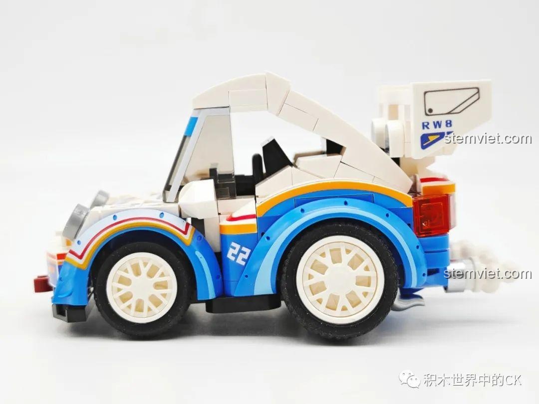 Mặt trước chi tiết của bộ lắp ghép Xe Đua Mini SEMBO 714500 màu xanh trắng, thiết kế Q-Style độc đáo.