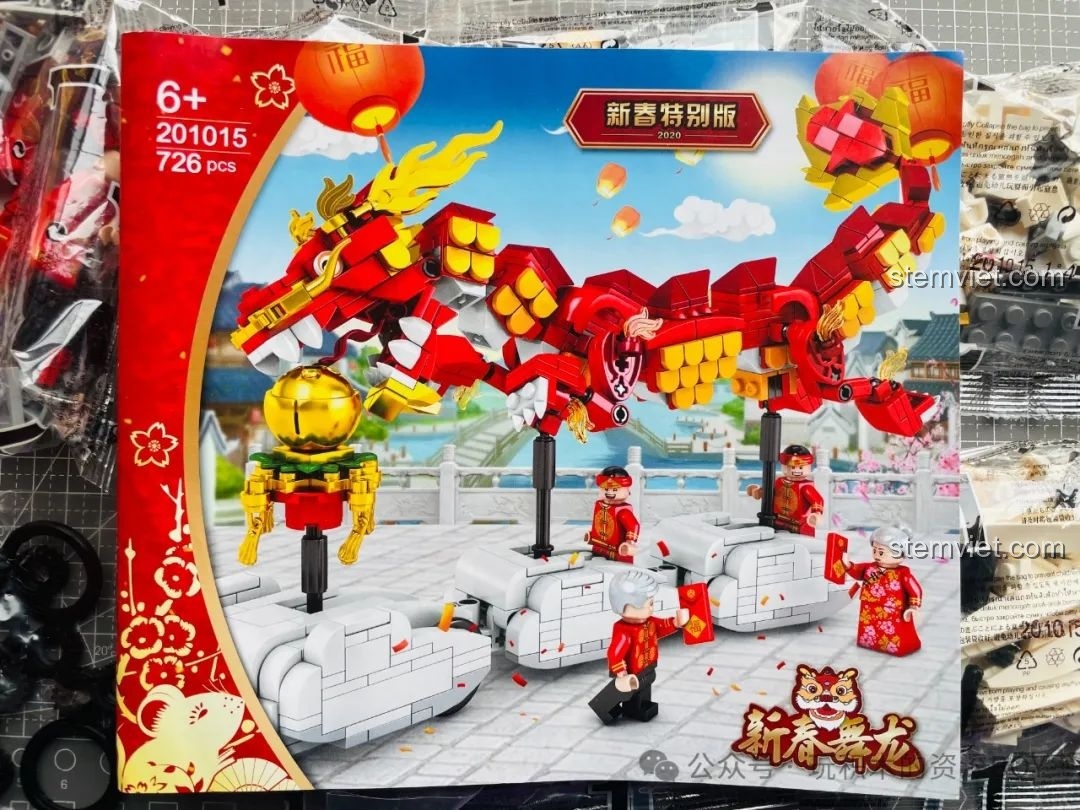 Cận cảnh hộp bộ lắp ghép Mô Hình Múa Rồng Đón Xuân SEMBO 201015, hiển thị 726 mảnh và độ tuổi 6+.