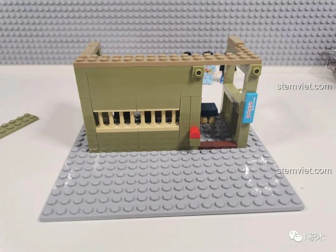 Quá trình lắp ráp phần khung cơ bản của mô hình Cửa hàng xiên nướng Nhật Bản SEMBO Block 601073.