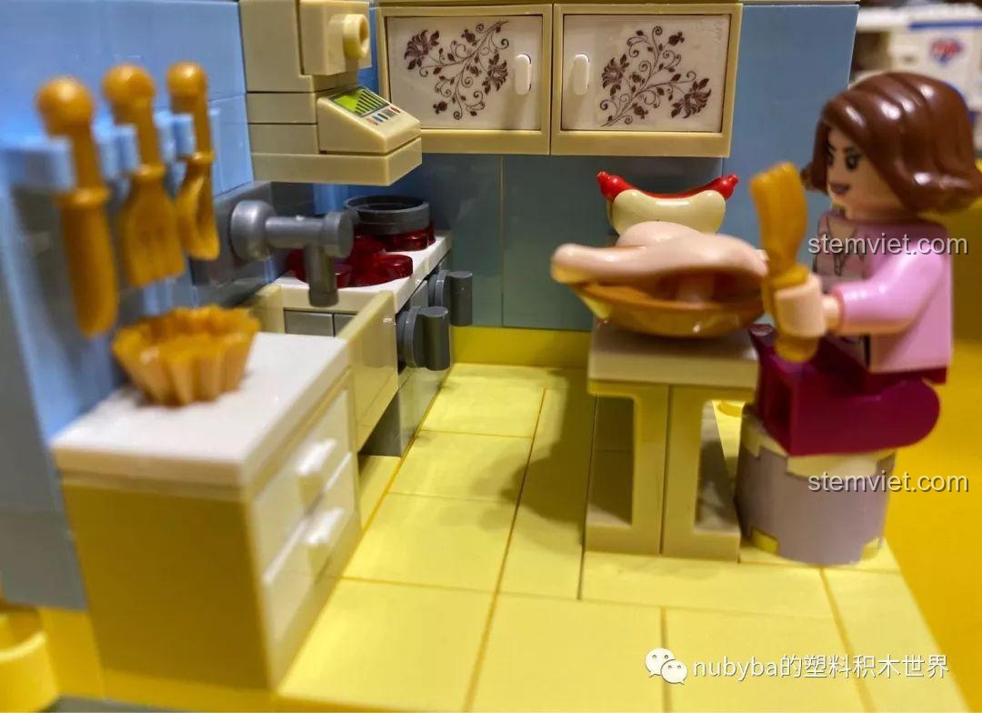 Chi tiết phòng bếp SEMBO BLOCK 601504 với bồn rửa, bếp ga và các dụng cụ nhà bếp.