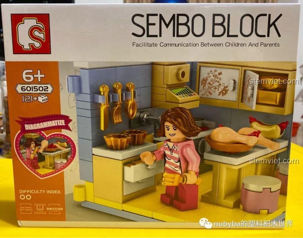 Hộp sản phẩm SEMBO BLOCK 601504 với hình ảnh minh họa phòng bếp và phòng ngủ, có ký hiệu độ khó và số chi tiết.