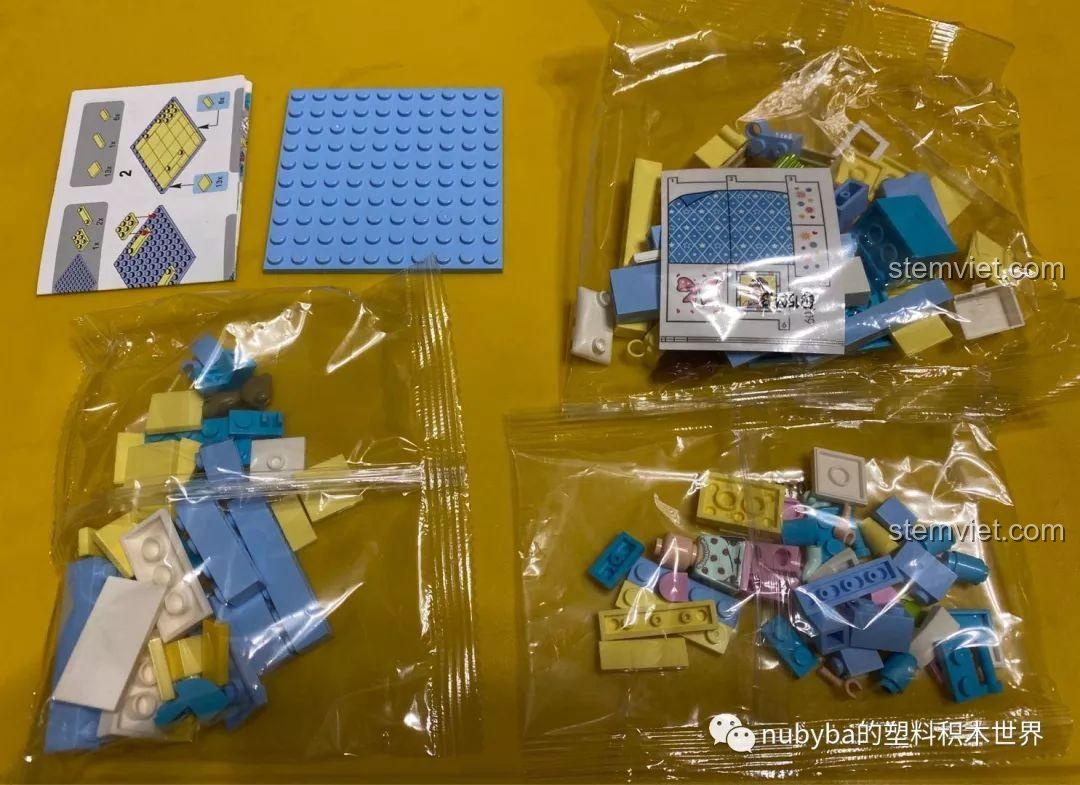 SEMBO BLOCK 601504 Phòng ngủ - Minifigure đang chơi với lược và máy sấy