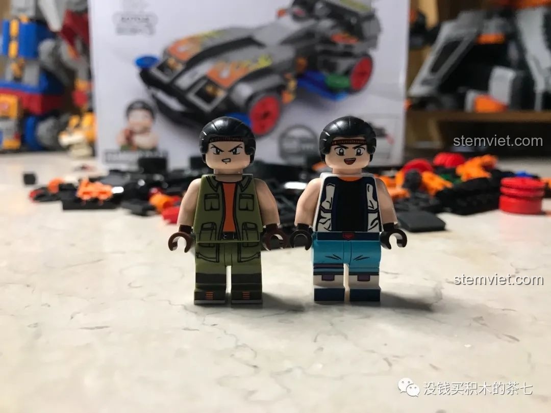 Góc nhìn từ trên xuống của xe Brute Power đã hoàn thiện, tổng thể màu sắc và decal hài hòa.