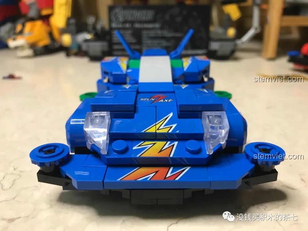 Minifigure Ryo Takaba từ bộ đồ chơi lắp ráp SEMBO Block 607041 Brute Power, nhân vật hoạt hình.