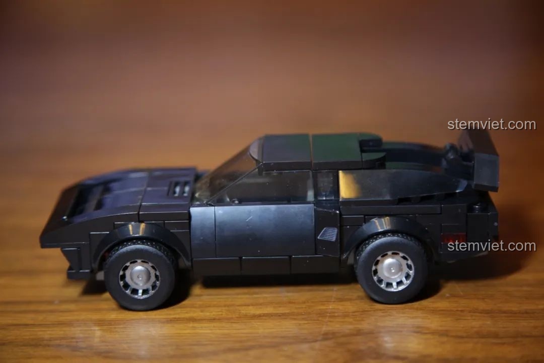 So sánh mô hình Sembo Block 607045 De Tomaso Pantera với xe thật.