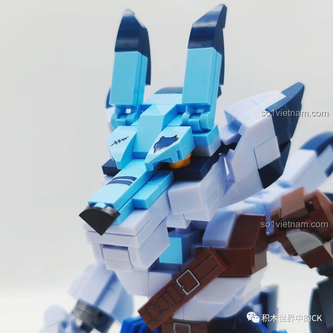 Cận cảnh cánh tay của Garudamon từ bộ lắp ráp SEMBO BLOCK 609317