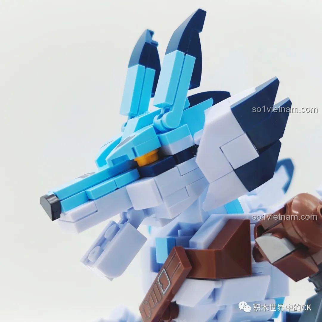 Cận cảnh chân của Garudamon từ bộ lắp ráp SEMBO BLOCK 609317