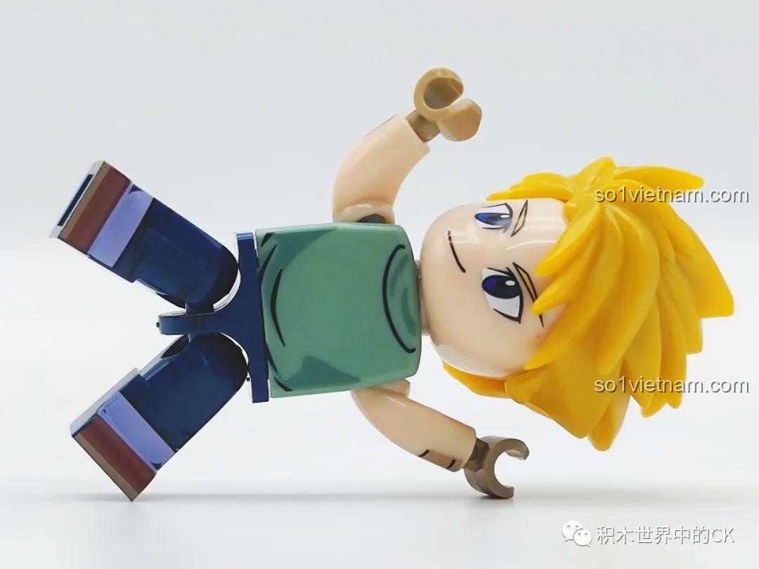 Thành phẩm Garudamon của bộ lắp ráp SEMBO BLOCK 609317 ở tư thế chiến đấu