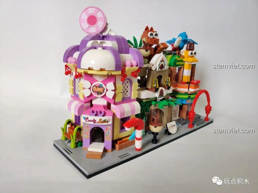 Góc nhìn nghiêng của dãy phố mini Sembo Block khi 4 mô hình được kết hợp, thể hiện sự liền mạch và chi tiết.