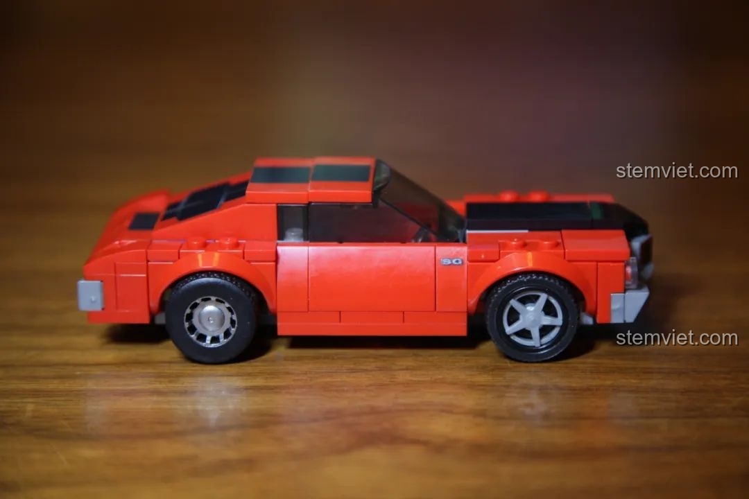 Bốn mô hình xe Sembo Block: De Tomaso Pantera, Chevrolet Chevelle SS, Mitsubishi Eclipse, Mazda RX7, xếp cạnh nhau.