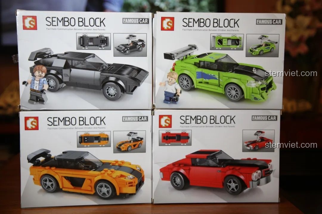 Mở hộp các mẫu xe Sembo Block, lộ diện các bộ phận và minifigure.