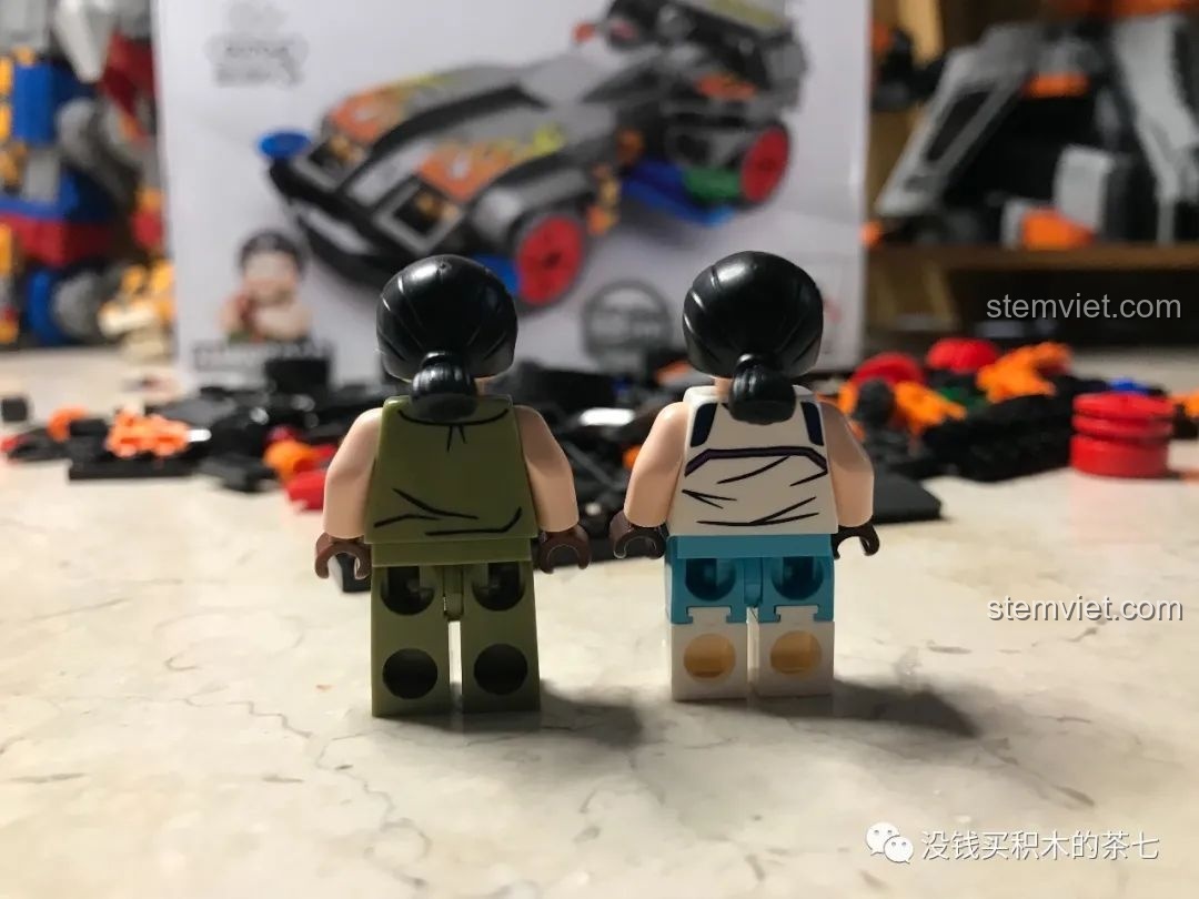 Bộ sưu tập xe đua Tamiya của SEMBO Block trên kệ trưng bày, đẹp mắt và ấn tượng.