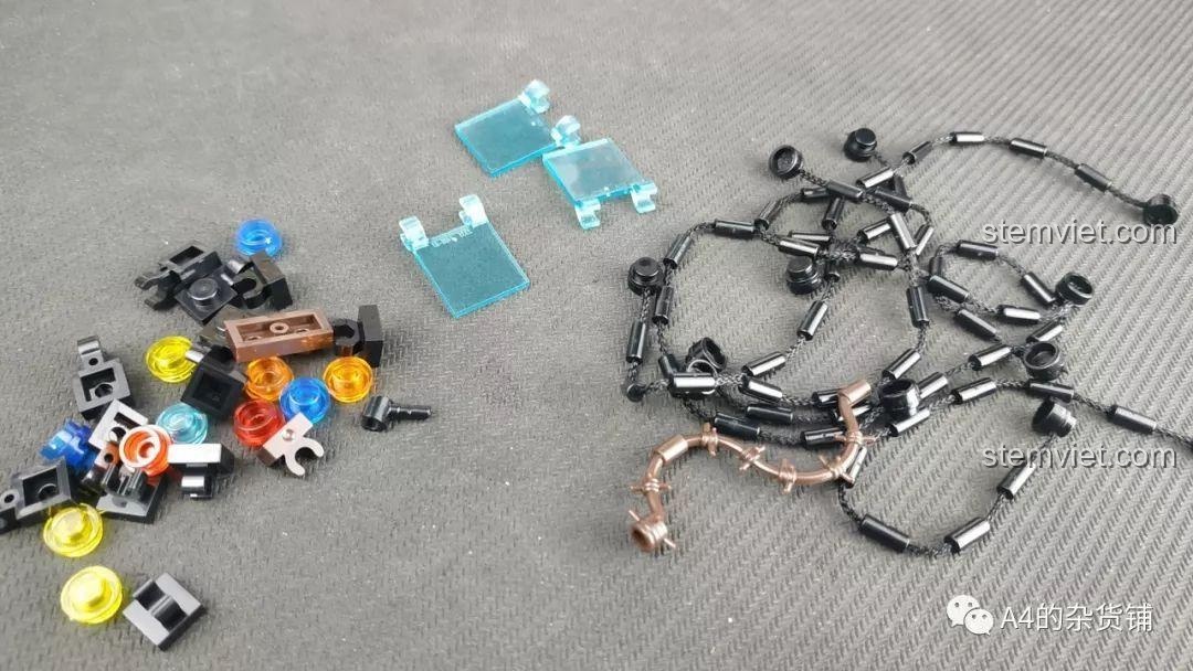 Các mảnh ghép nhỏ và dây xích dùng để trang trí cho bộ SEMBO 107016 Cây.