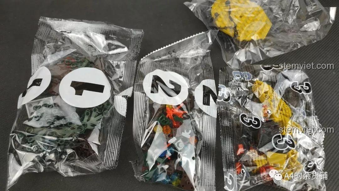 Các túi mảnh ghép được đánh số của bộ lắp ráp SEMBO 107016 Cây Lưu Lạc Địa Cầu Thành Phố Ngầm.