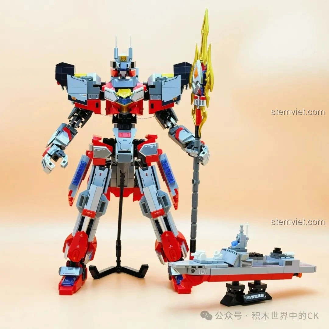 Mô hình robot Sembo CZ5-星穹流光 203378 đứng cạnh mô hình tên lửa mini, thể hiện sự kết hợp độc đáo.