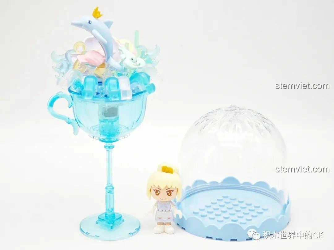 Các chi tiết lắp ráp chính của bộ Đèn Bánh Pudding Biển Xanh SEMBO, bao gồm ly, đế và các mảnh trang trí.