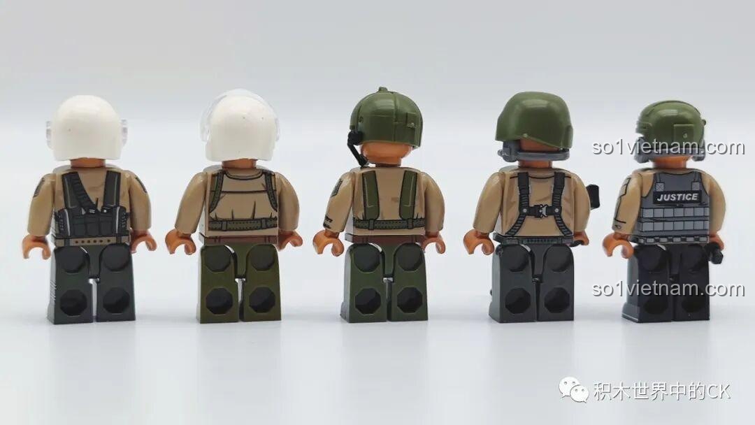 Mặt sau của 5 minifigures phi công và lính không quân trong bộ F-35 Lightning II SEMBO 207125.