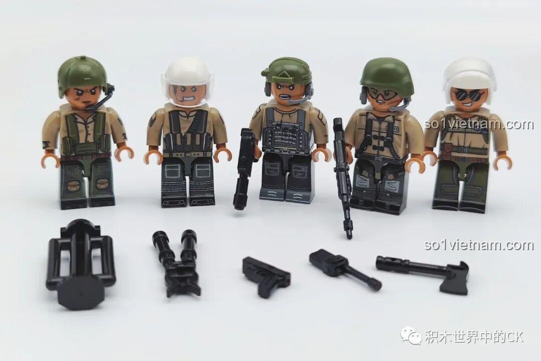 5 minifigures và các loại vũ khí đi kèm bộ đồ chơi lắp ráp F-35 Lightning II SEMBO 207125.