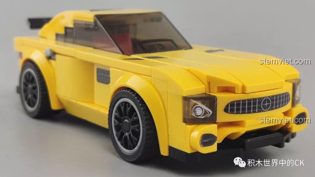 Bộ sưu tập 4 mô hình xe đua Sembo Famous Car 607049-607052 đã lắp ráp hoàn chỉnh cùng các minifigure.
