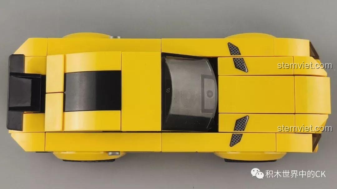 Mặt sau của bốn minifigure tay đua từ series Sembo Famous Car 607049-607052, hiển thị chi tiết in ấn.