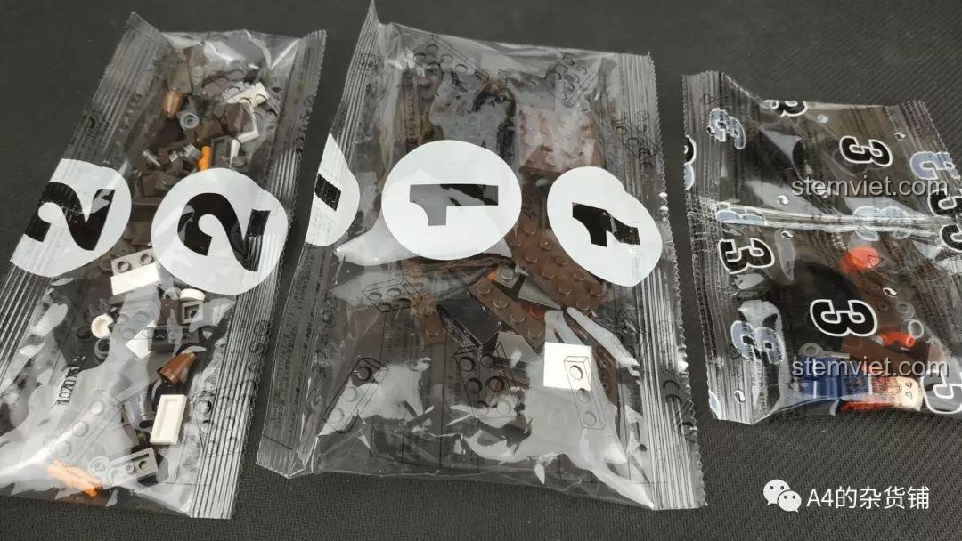 Các túi mảnh ghép được đánh số của bộ lắp ráp SEMBO 107015 Hiệu Sách Lưu Lạc Địa Cầu Thành Phố Ngầm.