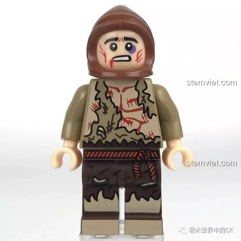 Minifigure Dân làng trong bộ lắp ráp SEMBO SD3351 Lâu Đài U Minh - Bàn Thờ Tế Lễ, với chi tiết in ấn trang phục rách rưới và biểu cảm khuôn mặt sợ hãi.
