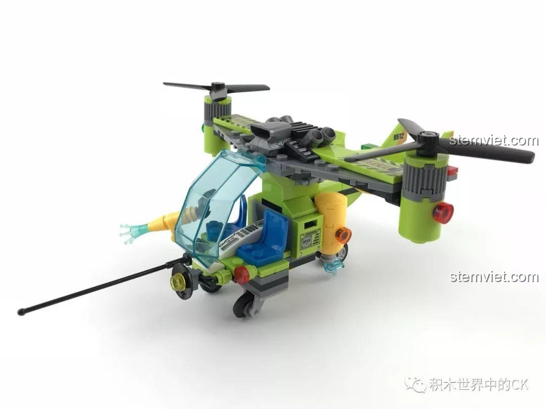 Một góc nhìn khác của mô hình núi lửa bốc cháy từ bộ đồ chơi Sembo SD9512.